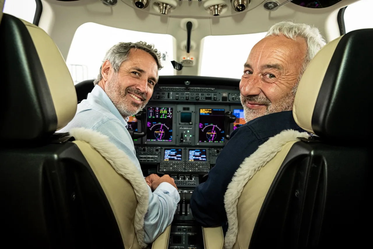 Fly with dal